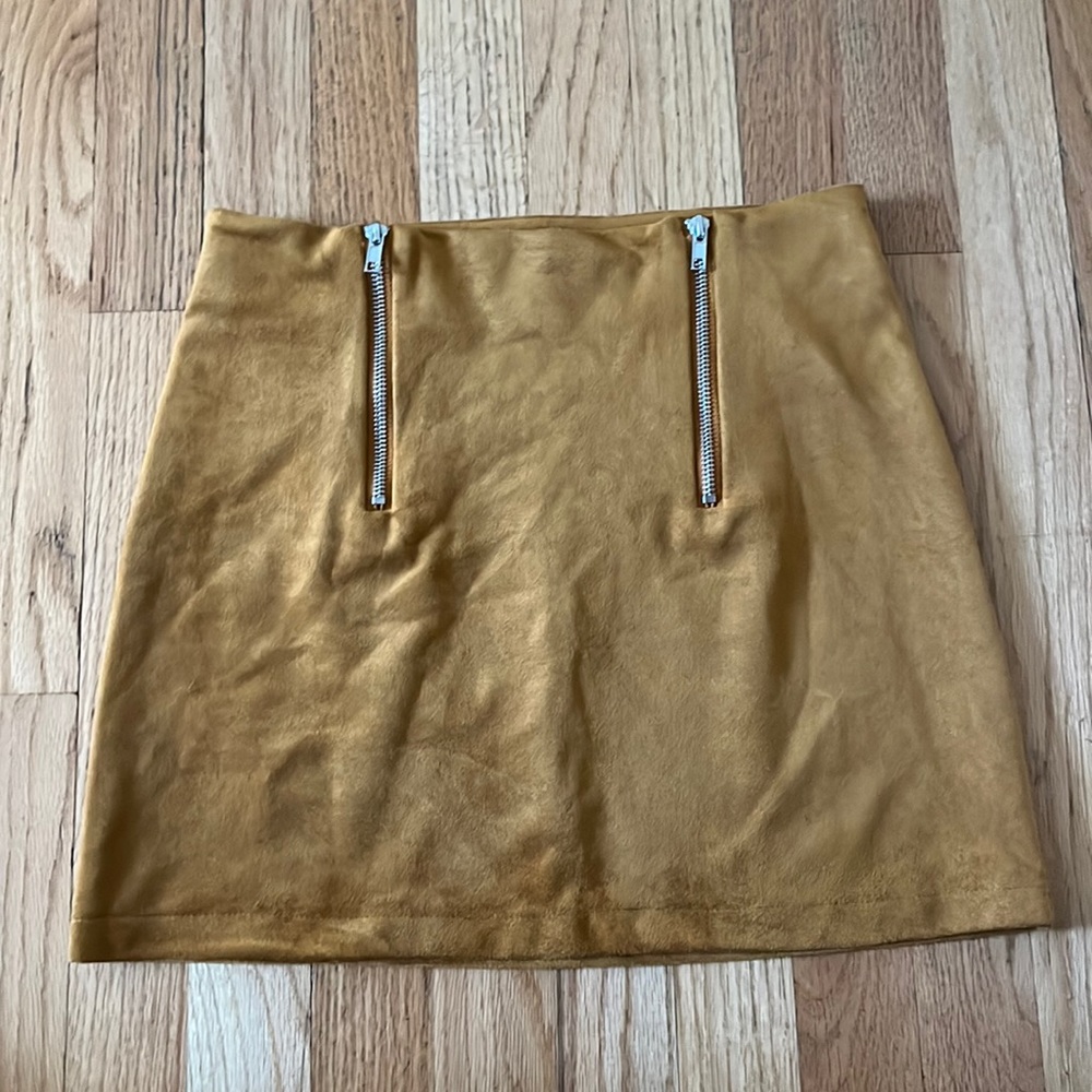 FOREVER 21 MUSTARD SUEDE MINI SKIRT